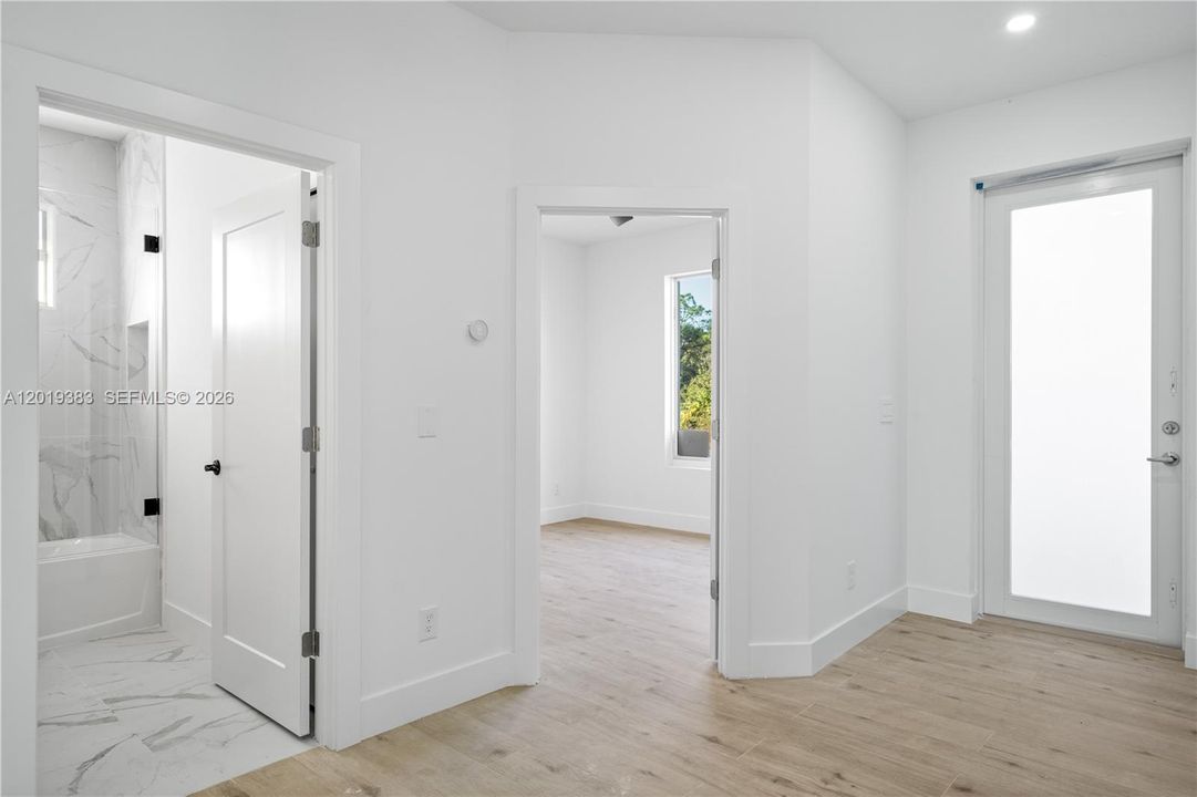 En Venta: $270,000 (3 camas, 2 baños, 1325 Pies cuadrados)