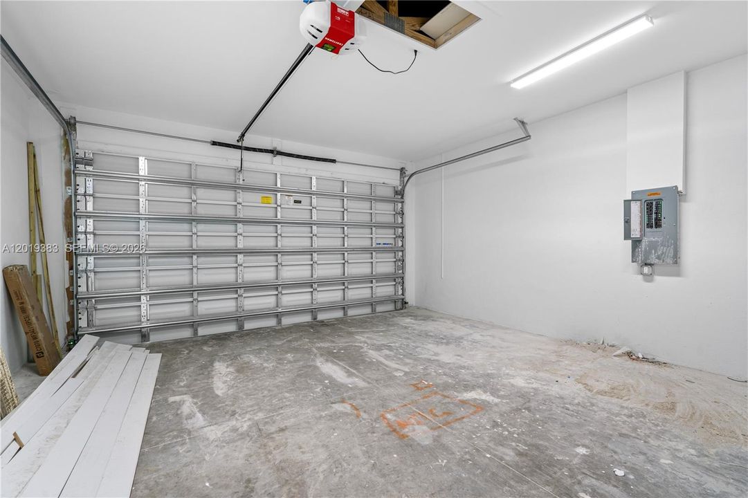 En Venta: $270,000 (3 camas, 2 baños, 1325 Pies cuadrados)
