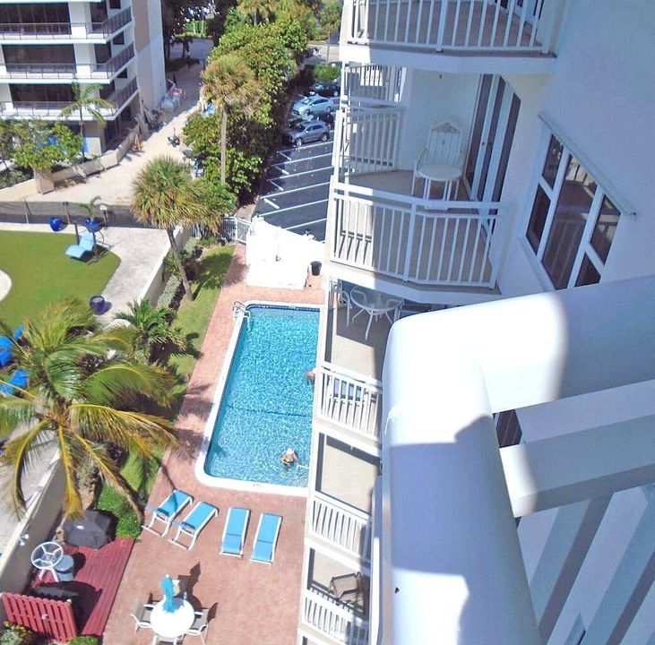16 Pool view from Balconly