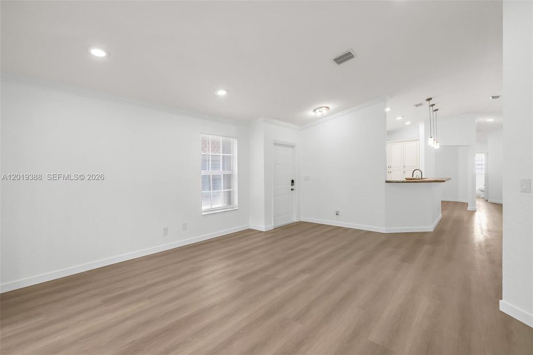 For Sale: $515,000 (3 beds, 2 baths, 1368 Square Feet)