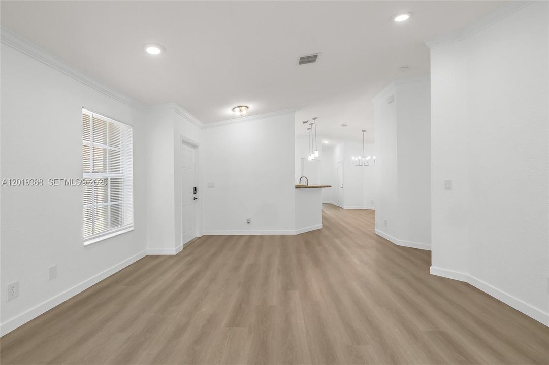 For Sale: $515,000 (3 beds, 2 baths, 1368 Square Feet)