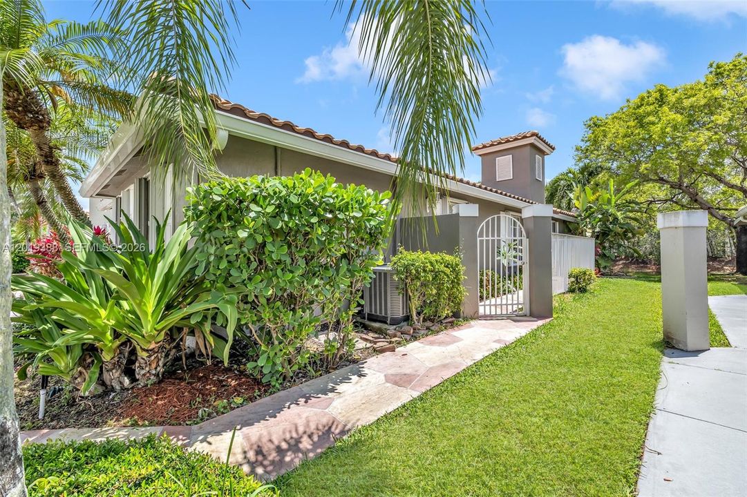 For Sale: $515,000 (3 beds, 2 baths, 1368 Square Feet)