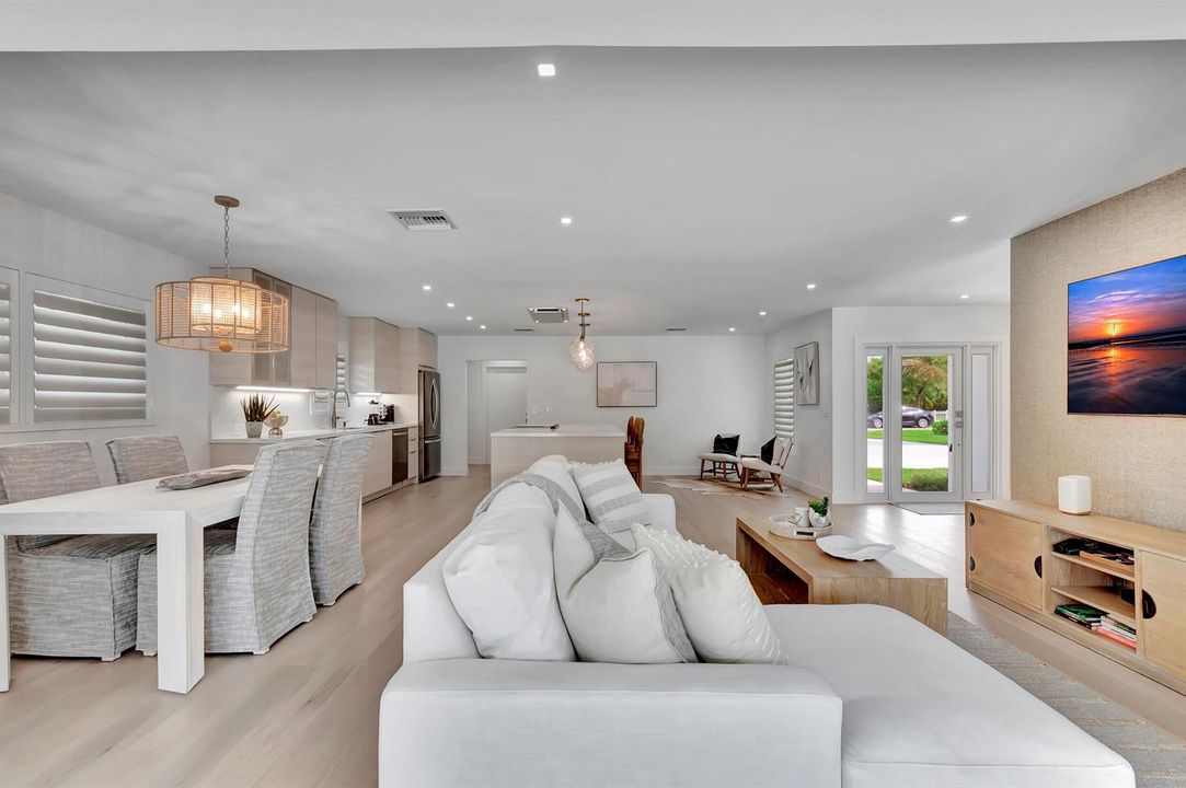STUNNING NEWLY RENOVATED