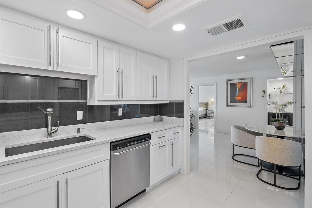 3456 S Ocean Boulevard, 802-5