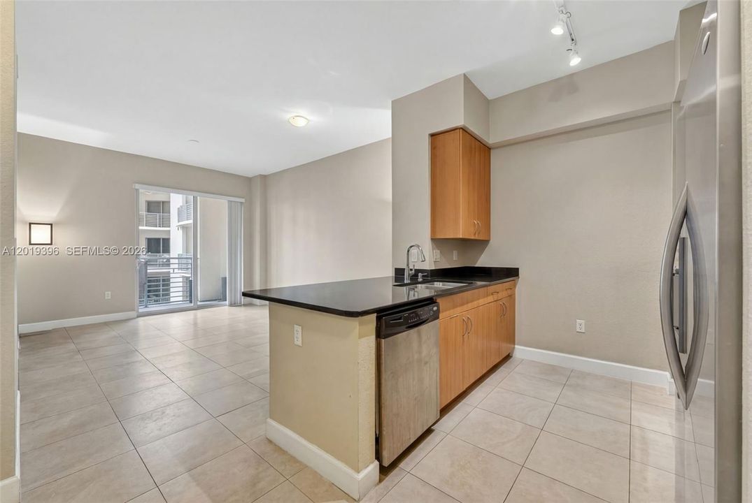 На продажу: $272,900 (1 спален, 1 ванн, 690 Квадратных фут)