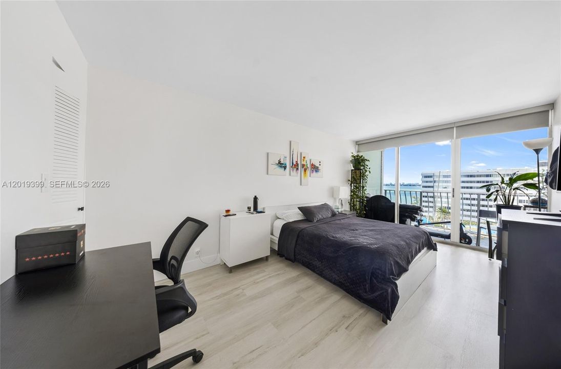 For Rent: $3,500 (2 beds, 2 baths, 1030 Square Feet)