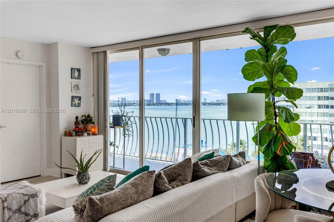 For Rent: $3,500 (2 beds, 2 baths, 1030 Square Feet)