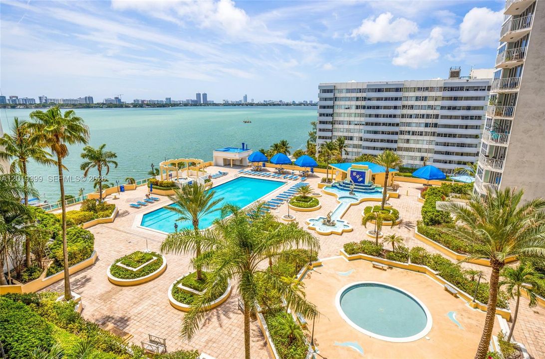 For Rent: $3,500 (2 beds, 2 baths, 1030 Square Feet)