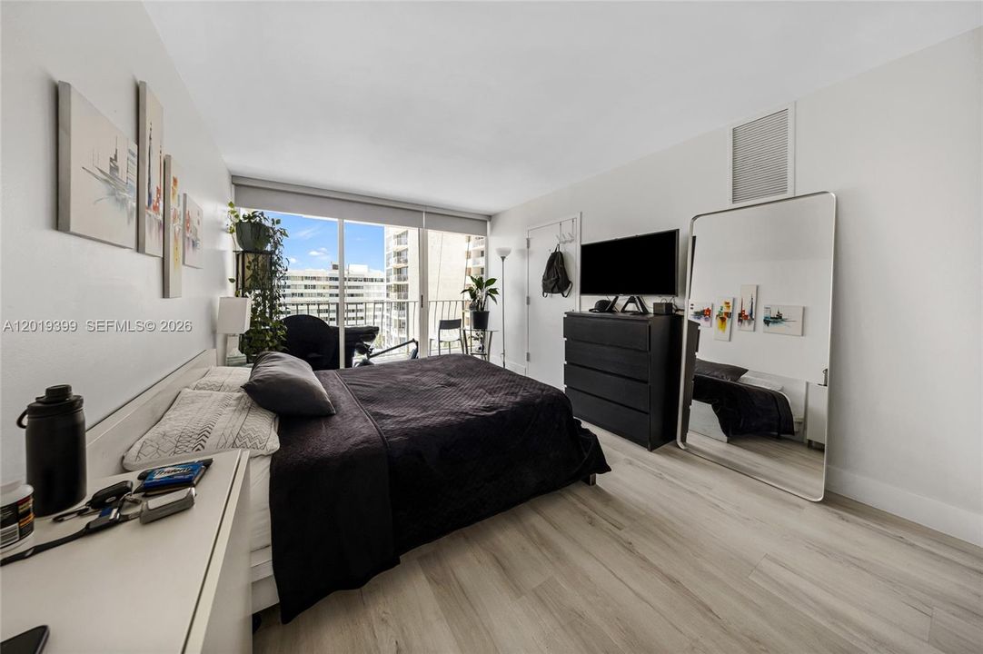 For Rent: $3,500 (2 beds, 2 baths, 1030 Square Feet)