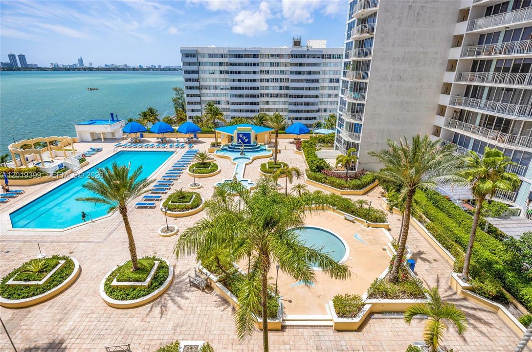 For Rent: $3,500 (2 beds, 2 baths, 1030 Square Feet)