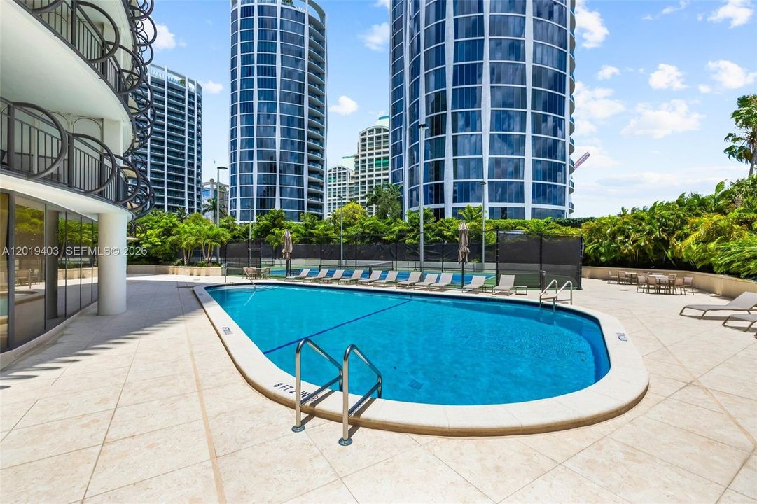 For Sale: $1,750,000 (3 beds, 3 baths, 1682 Square Feet)