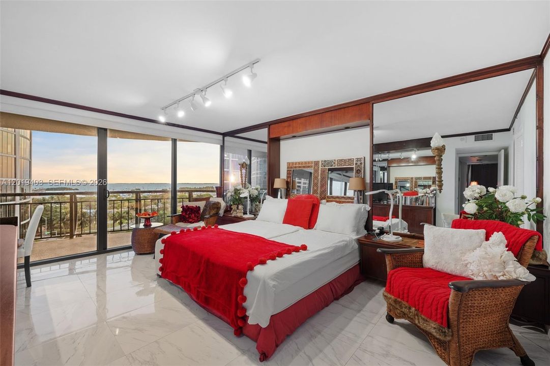 For Sale: $1,750,000 (3 beds, 3 baths, 1682 Square Feet)