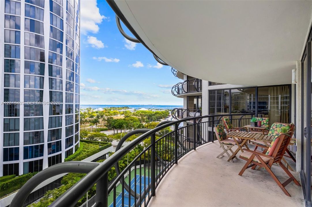 For Sale: $1,750,000 (3 beds, 3 baths, 1682 Square Feet)