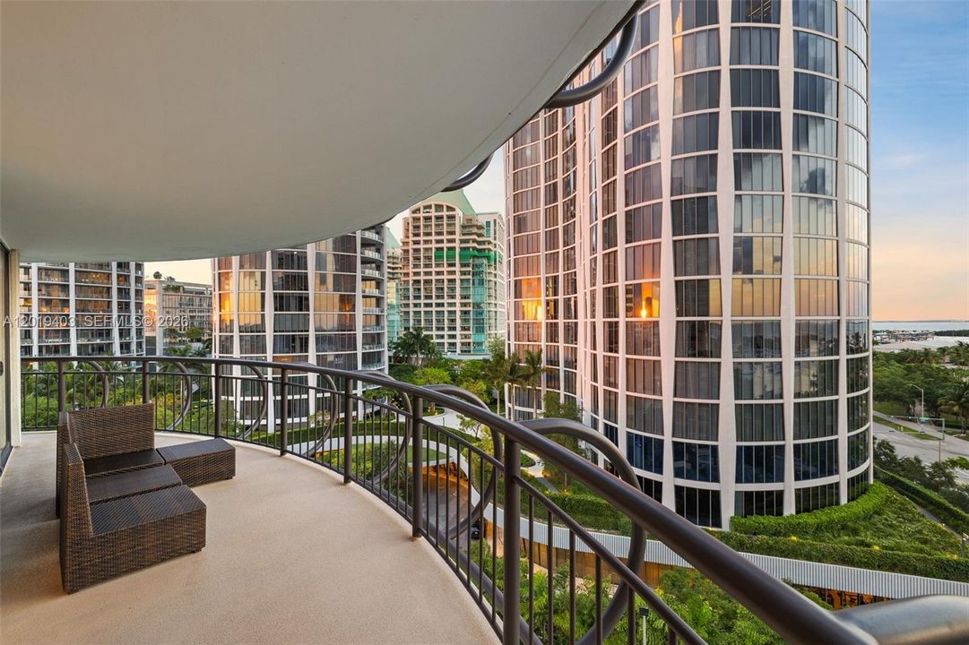 For Sale: $1,750,000 (3 beds, 3 baths, 1682 Square Feet)
