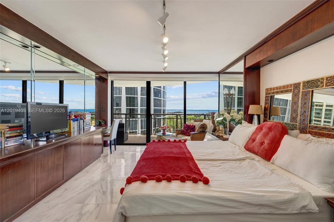 For Sale: $1,750,000 (3 beds, 3 baths, 1682 Square Feet)