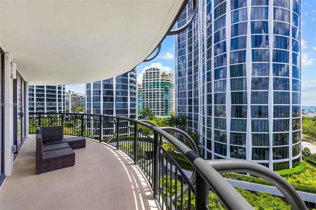 For Sale: $1,750,000 (3 beds, 3 baths, 1682 Square Feet)