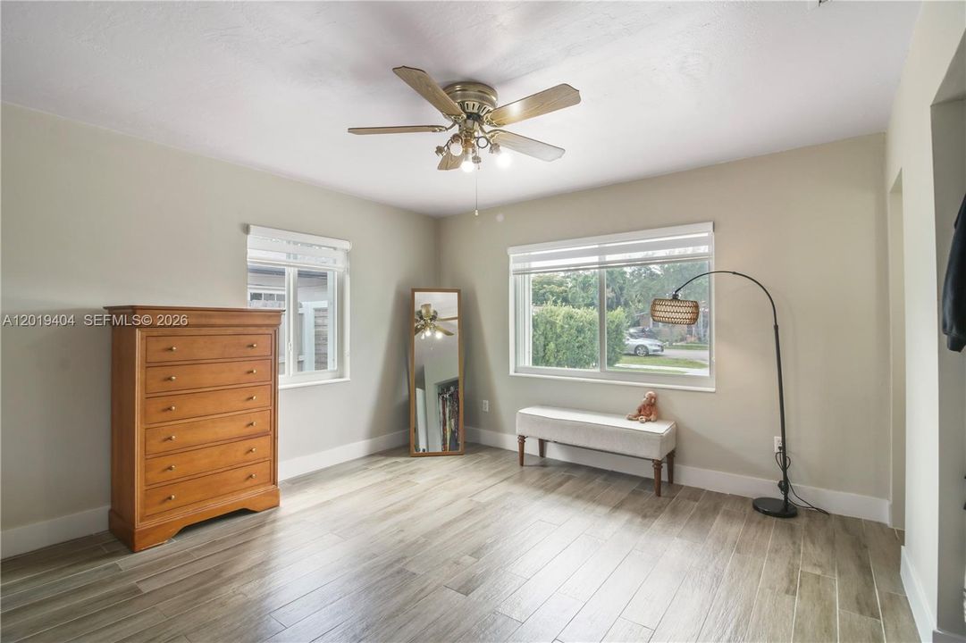 待售: $650,000 (3 贝兹, 2 浴室, 1666 平方英尺)