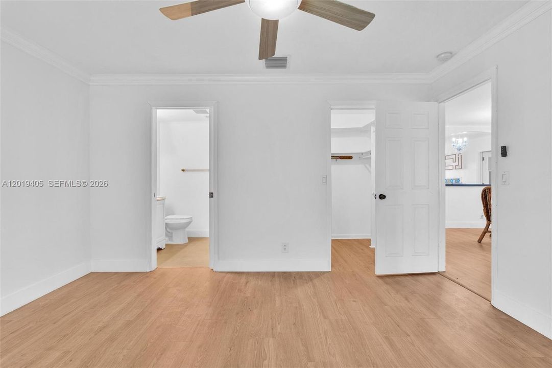 For Sale: $275,000 (2 beds, 2 baths, 1073 Square Feet)