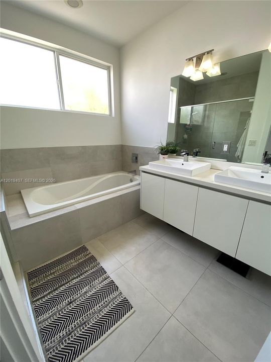 Active With Contract: $4,300 (3 beds, 3 baths, 1743 Square Feet)