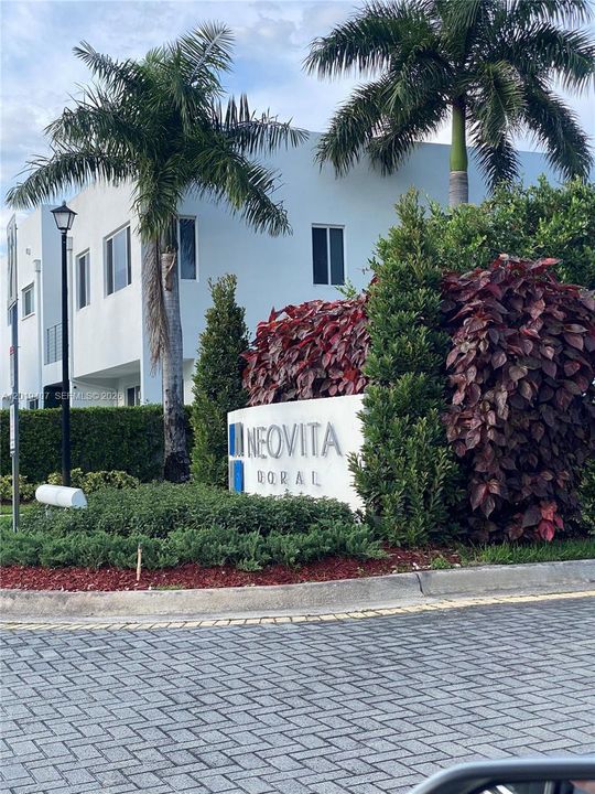 Active With Contract: $4,300 (3 beds, 3 baths, 1743 Square Feet)