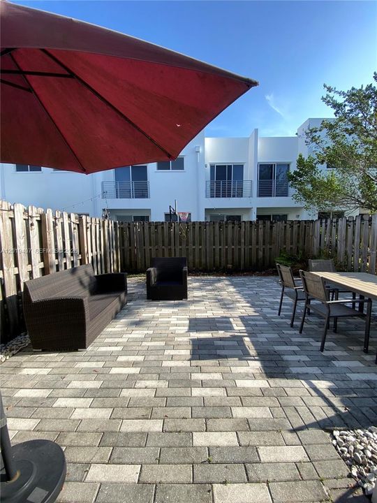 Active With Contract: $4,300 (3 beds, 3 baths, 1743 Square Feet)