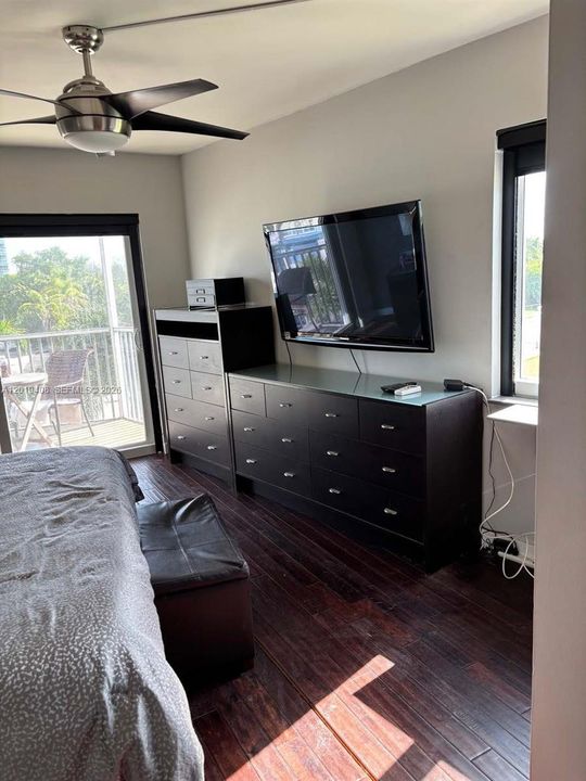 For Sale: $399,500 (2 beds, 2 baths, 1473 Square Feet)