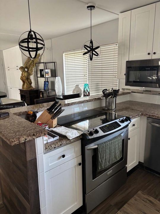For Sale: $399,500 (2 beds, 2 baths, 1473 Square Feet)