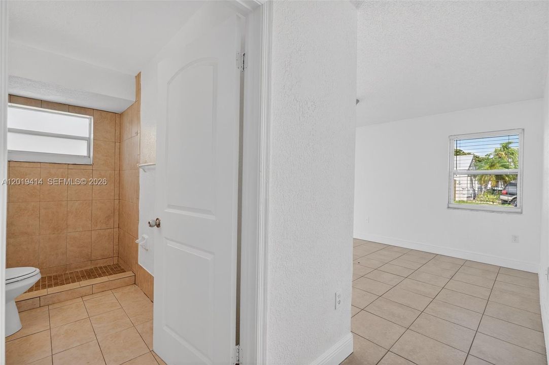For Rent: $3,200 (3 beds, 2 baths, 1185 Square Feet)