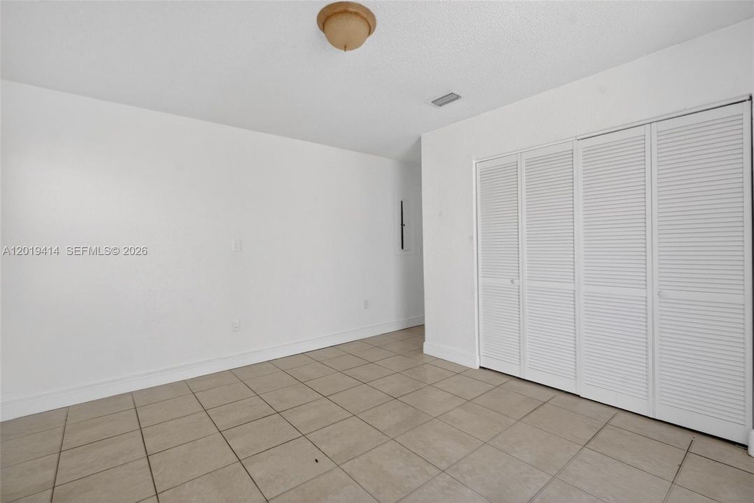 For Rent: $3,200 (3 beds, 2 baths, 1185 Square Feet)