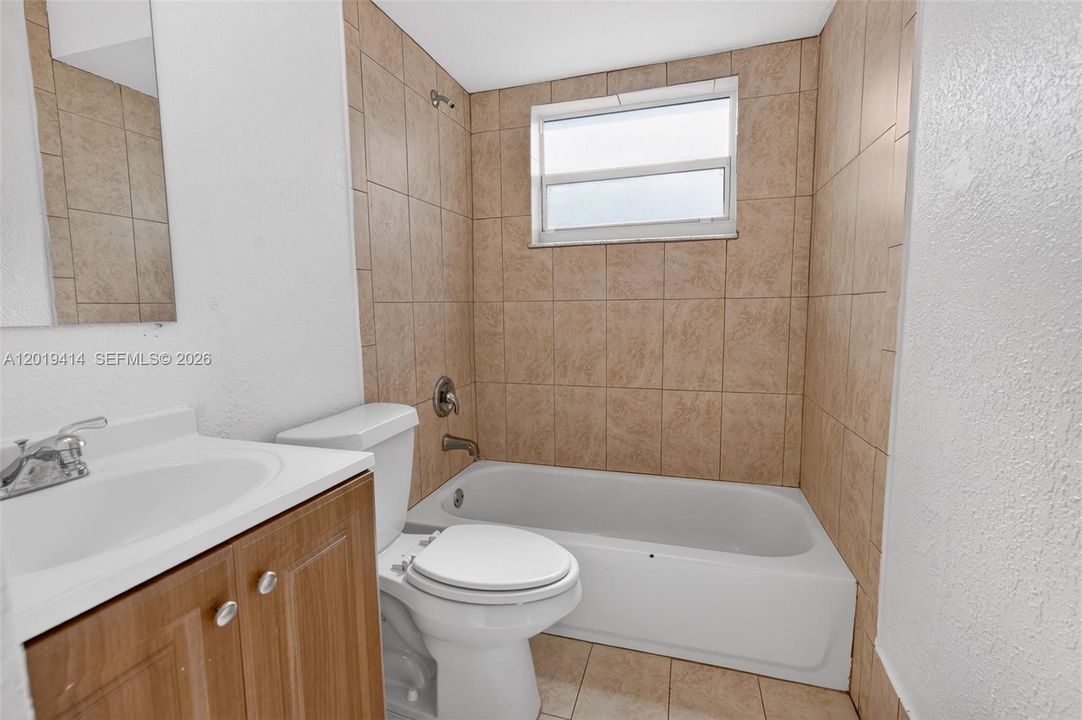 For Rent: $3,200 (3 beds, 2 baths, 1185 Square Feet)