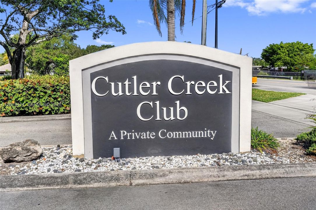 For Rent: $3,200 (3 beds, 2 baths, 1185 Square Feet)
