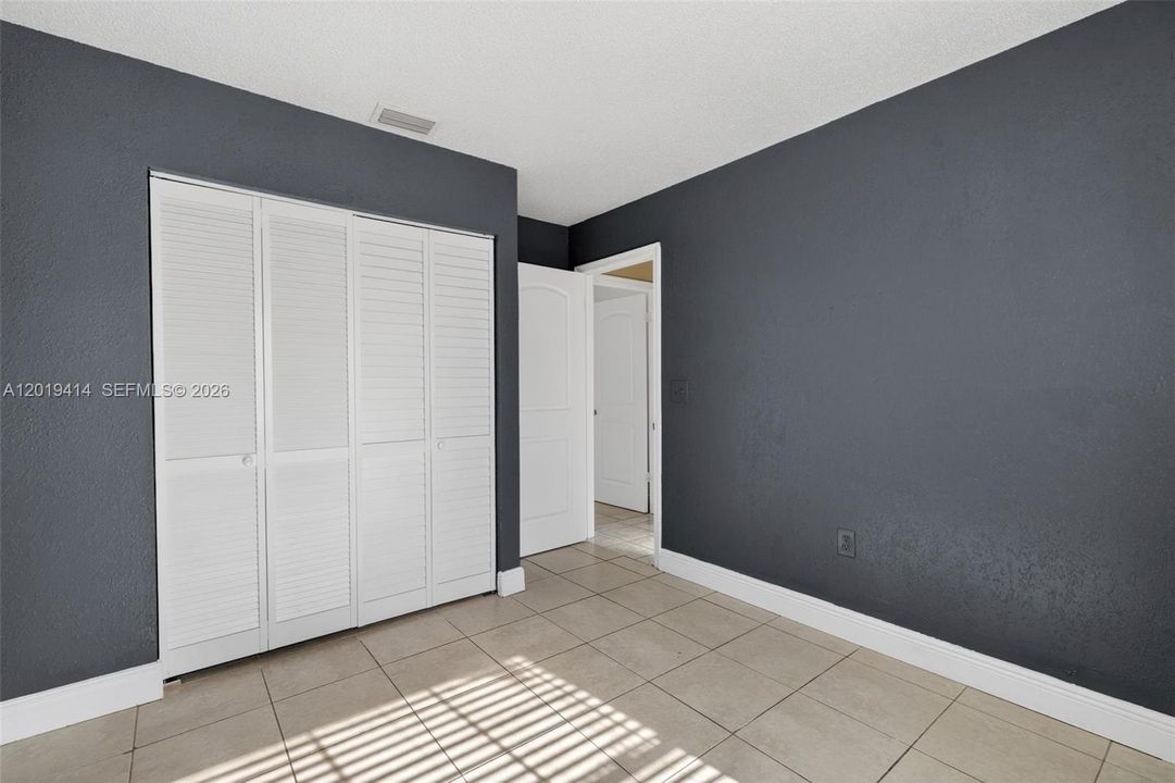 For Rent: $3,200 (3 beds, 2 baths, 1185 Square Feet)