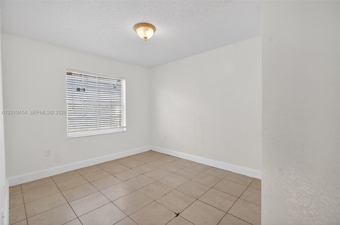 For Rent: $3,200 (3 beds, 2 baths, 1185 Square Feet)
