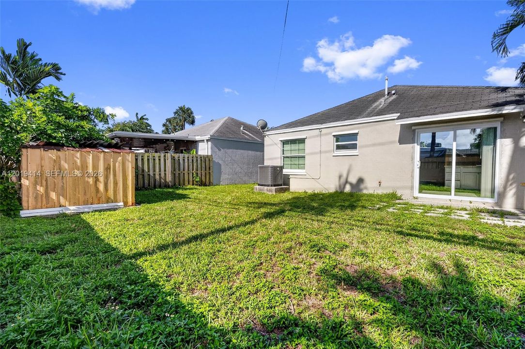 For Rent: $3,200 (3 beds, 2 baths, 1185 Square Feet)