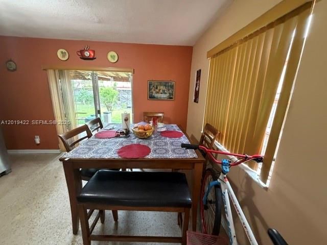 9385 dining area
