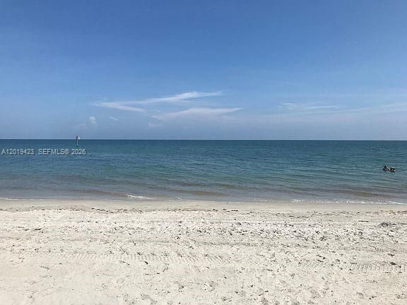 Recently Rented: $4,900 (2 beds, 2 baths, 1042 Square Feet)