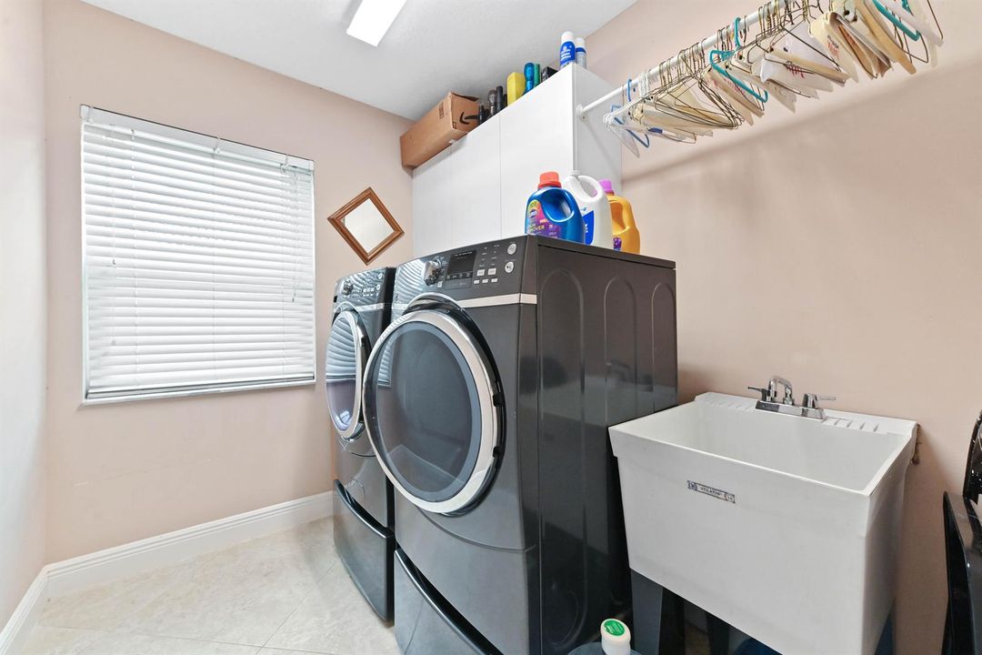 16 Laundry room 01