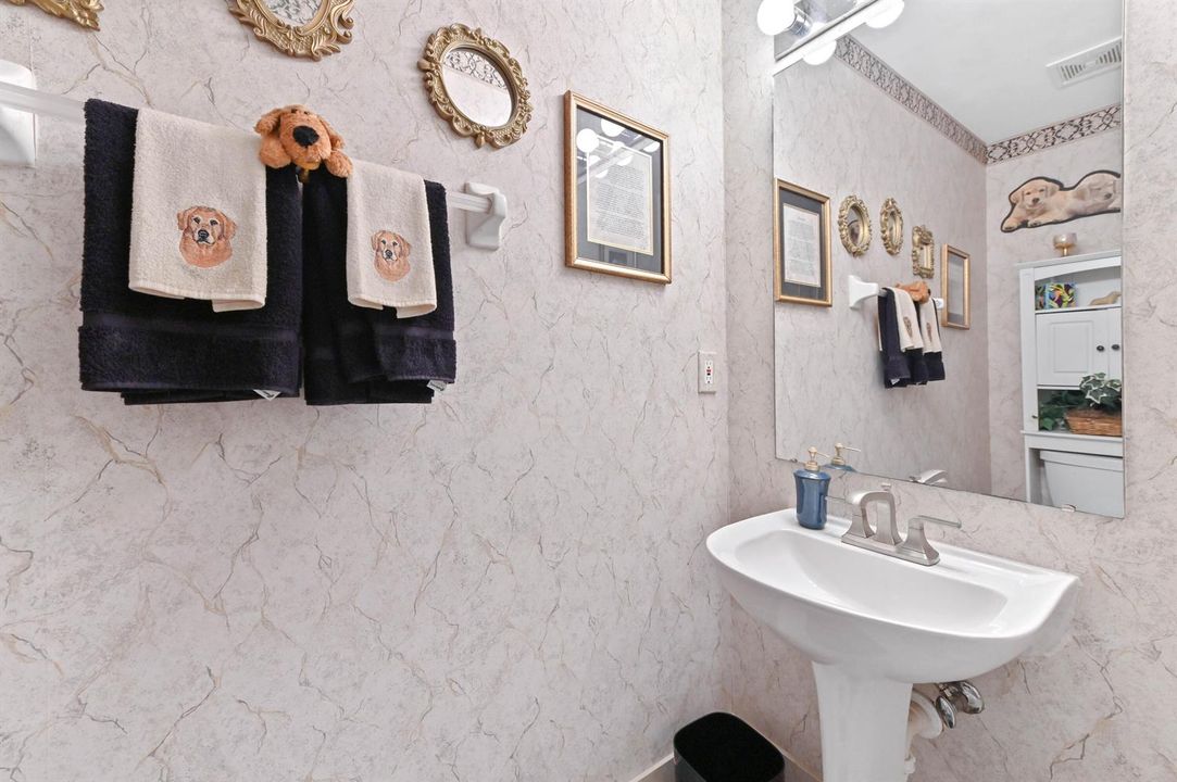 17 Bathroom 01