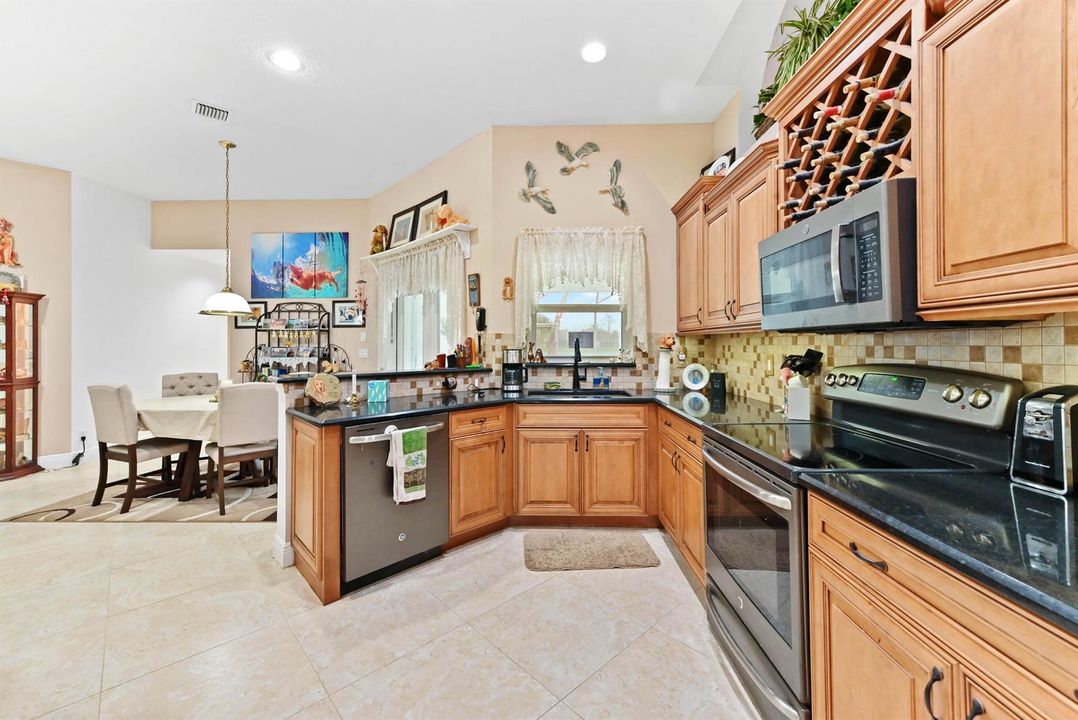 13 Kitchen 01