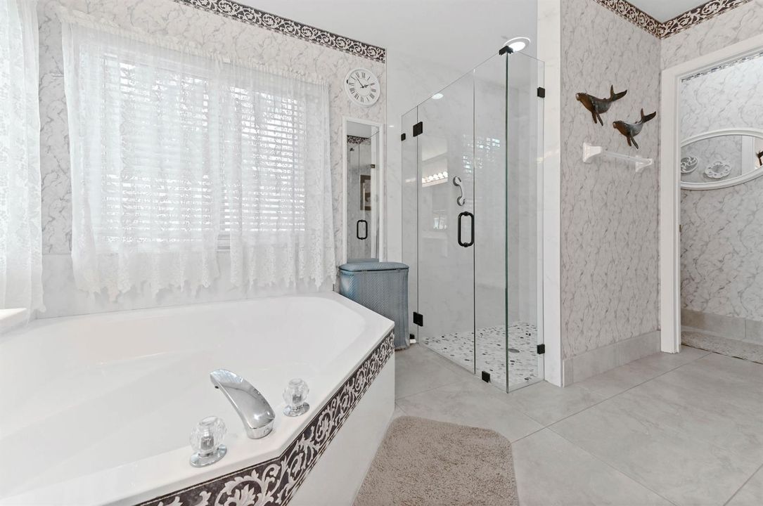 36 Bathroom 02