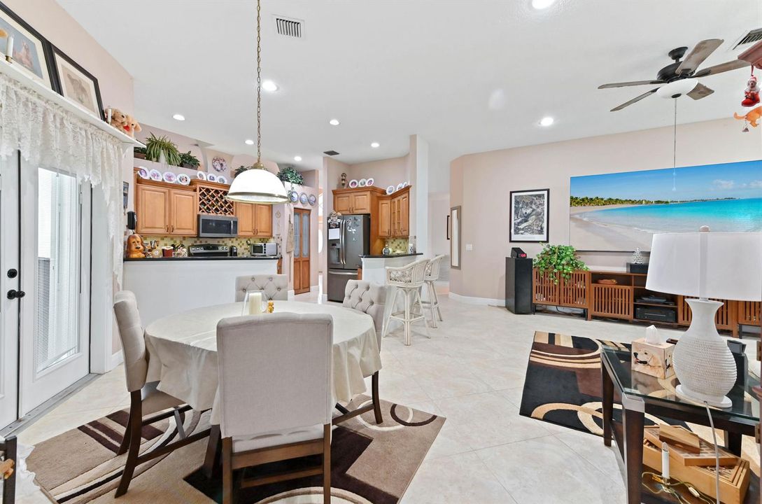 22 Dining area 02