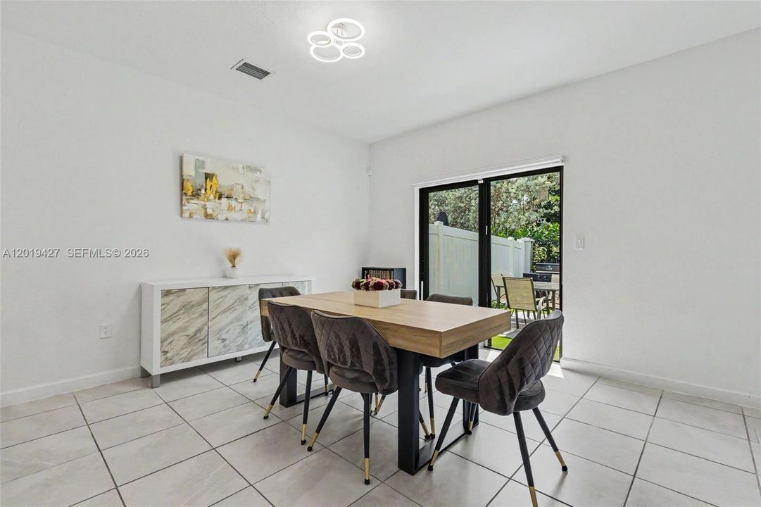 En Venta: $527,770 (4 camas, 2 baños, 1773 Pies cuadrados)