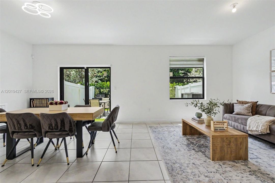 En Venta: $527,770 (4 camas, 2 baños, 1773 Pies cuadrados)