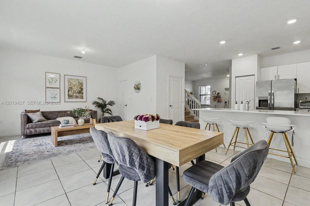 En Venta: $527,770 (4 camas, 2 baños, 1773 Pies cuadrados)