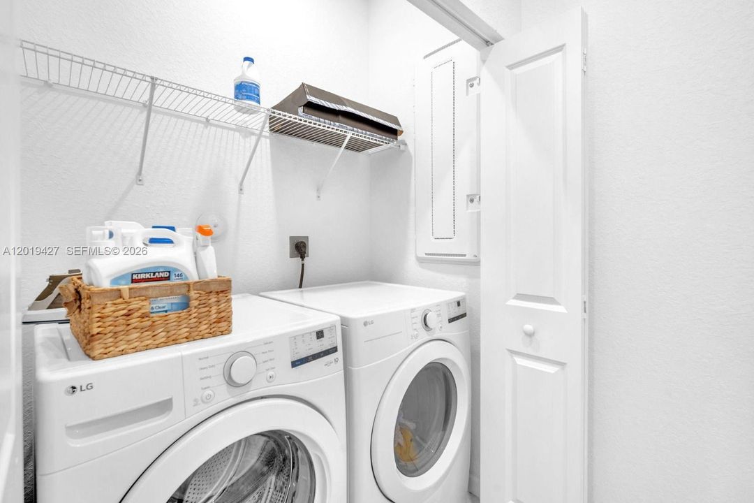 En Venta: $527,770 (4 camas, 2 baños, 1773 Pies cuadrados)
