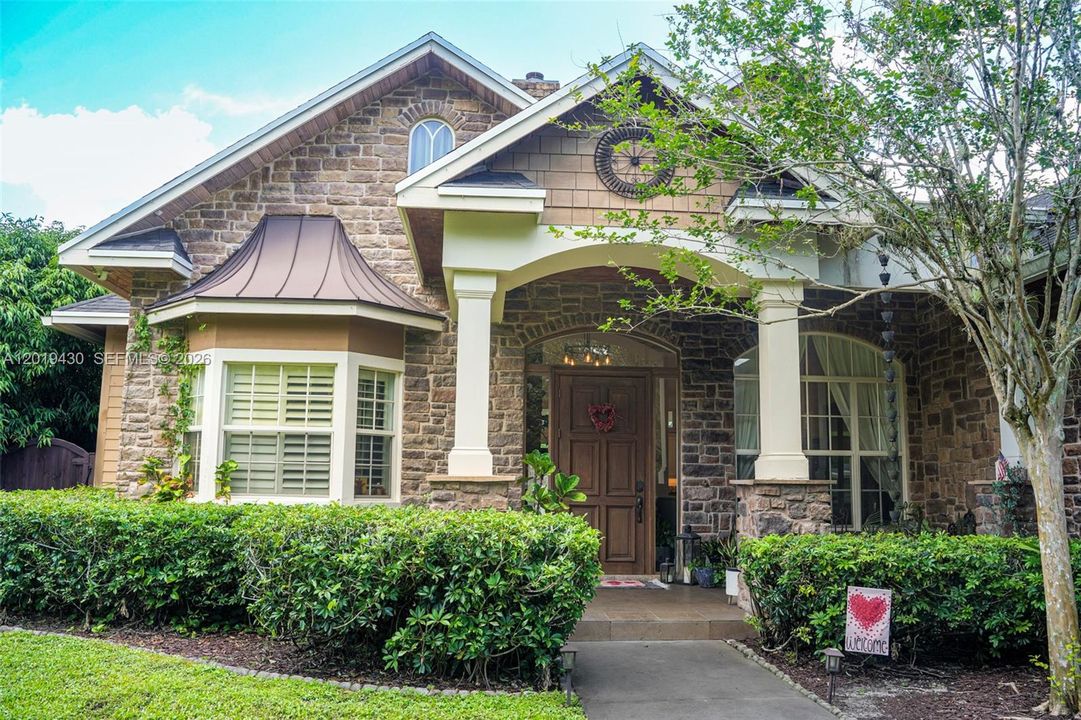 En Venta: $2,745,000 (6 camas, 4 baños, 3576 Pies cuadrados)