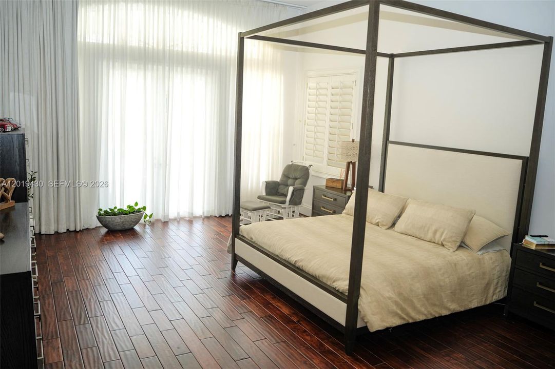 En Venta: $2,745,000 (6 camas, 4 baños, 3576 Pies cuadrados)