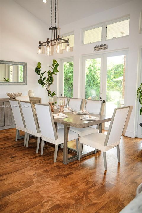 En Venta: $2,745,000 (6 camas, 4 baños, 3576 Pies cuadrados)