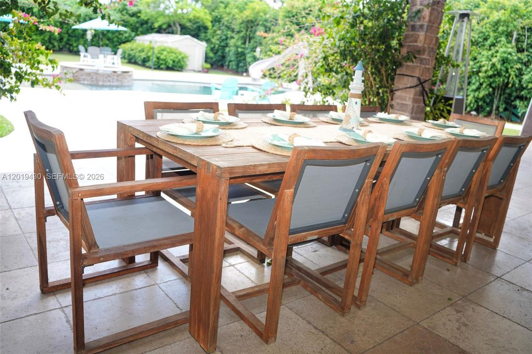 En Venta: $2,745,000 (6 camas, 4 baños, 3576 Pies cuadrados)