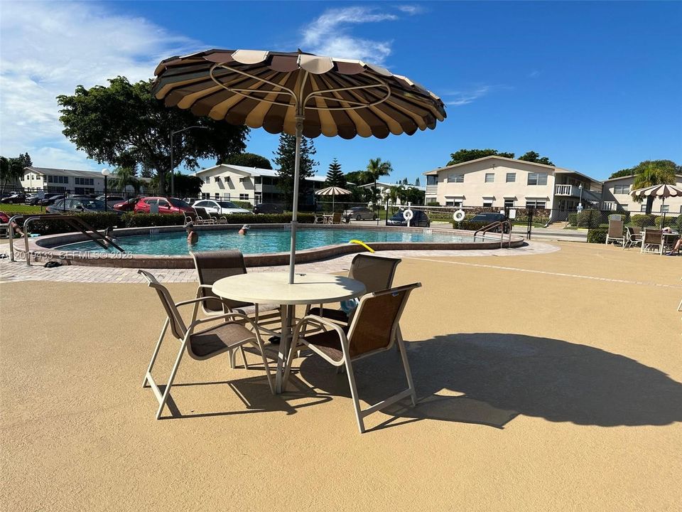 For Sale: $79,000 (1 beds, 1 baths, 646 Square Feet)